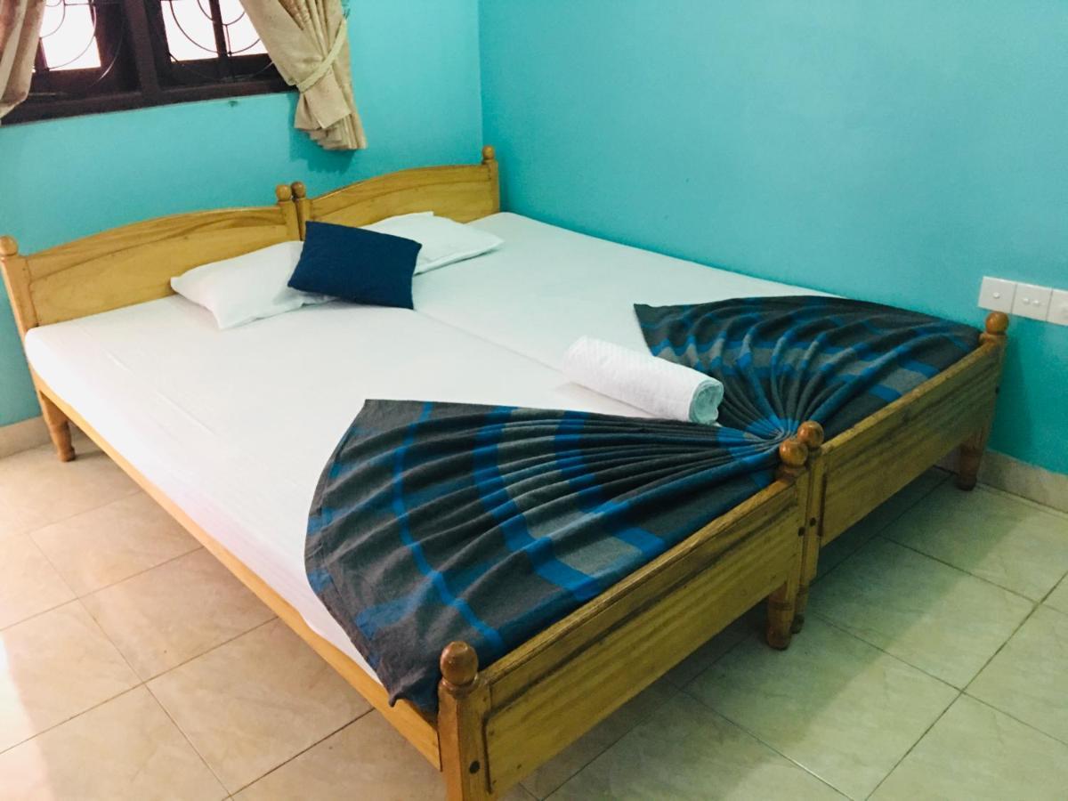 White House Apartment Negombo Exterior photo
